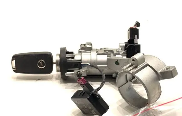 Opel Corsa E Ignition lock 13496392