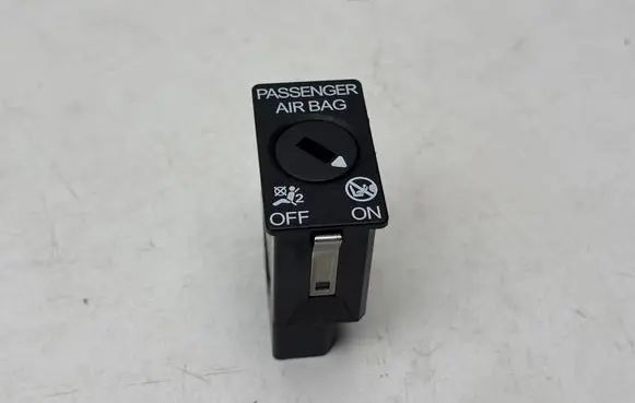 Passenger airbag on/off switch