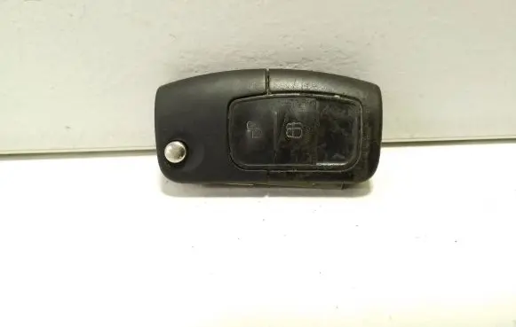 Ford Focus Ignition key/card 8R2915K601AA