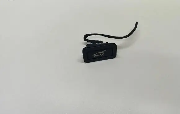 BMW 5 E60 E61 Tailgate/boot open switch button 8375580 50359801