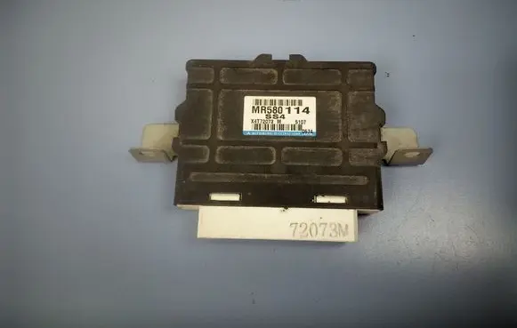 Mitsubishi Pajero Engine control unit/module ECU MR580114 X4T72073M