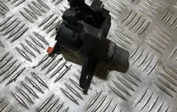 Opel Vectra B Tailgate exterior lock 