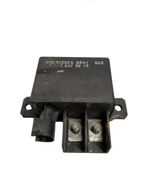 Mercedes-Benz E W211 Charging relay A0025423819