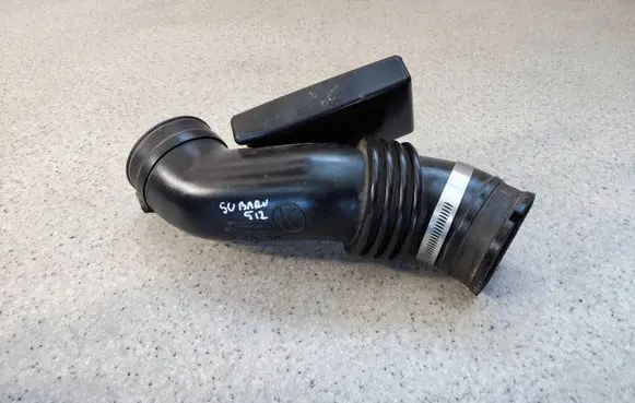 Subaru Outback Air intake hose/pipe