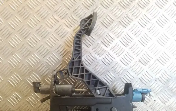 Volkswagen Golf IV Clutch pedal 1J1721059