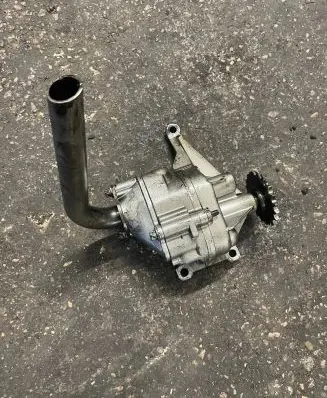 Mercedes-Benz E W211 Oil pump 6111810201