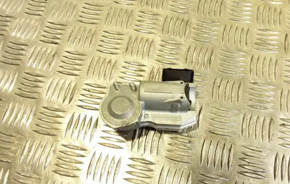 Mercedes-Benz E W211 Steering wheel lock A2034621130