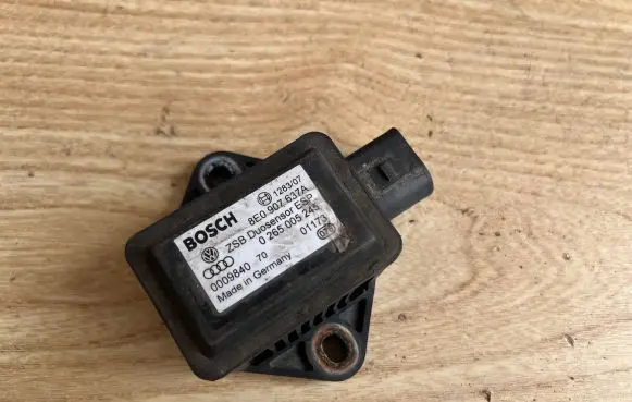 Audi A4 S4 B6 8E 8H ESP acceleration yaw rate sensor 8E0907637A 0009840 0265005245