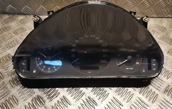 Mercedes-Benz E W211 Speedometer (instrument cluster) 2115400411 A2115400411