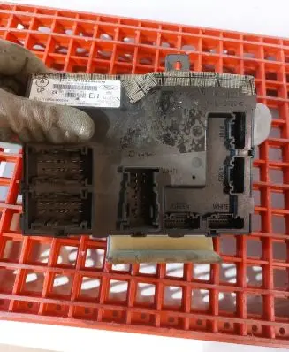 Ford Fiesta Fuse module 8V5115K600EH 116RA000084 030135729801