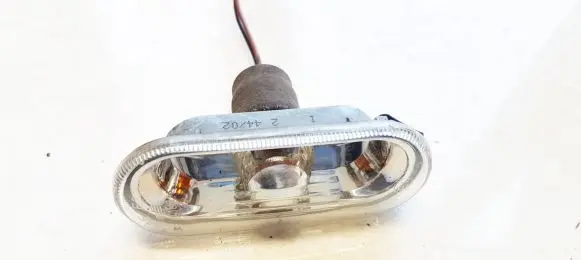 Volkswagen Golf IV Front fender indicator light 1J0949117