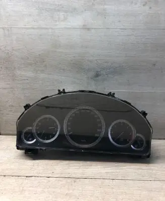 Mercedes-Benz E W212 Speedometer (instrument cluster) A2C53427620 A2129011800 A2049024102