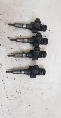 Volkswagen Touran I Fuel injectors set 03G130073B