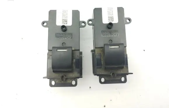 Honda CR-V Electric window control switch 35770SWAG010M2
