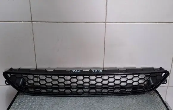 Volvo V60 Front bumper lower grill 30795022