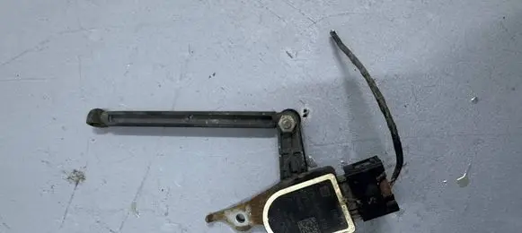 BMW 3 F30 F35 F31 Headlight/headlamp level sensor 6860843