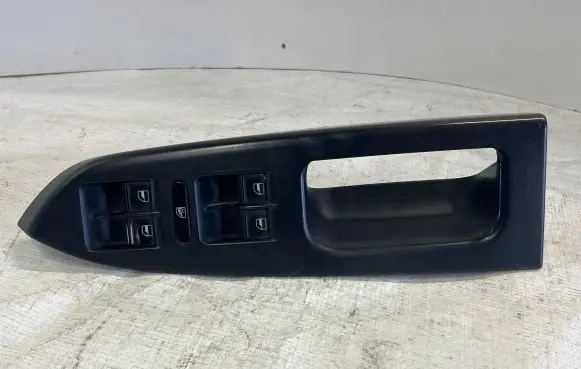 Volkswagen Touran I Front door window switch trim 1T1867371H