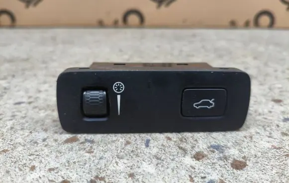 Volvo XC90 Tailgate opening switch 31376510 15W326 T15320004601