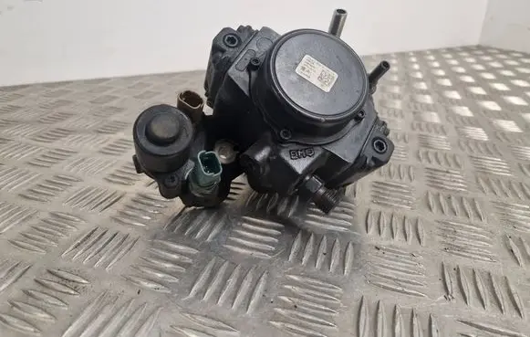 Citroen DS5 Fuel injection high pressure pump 9678086680