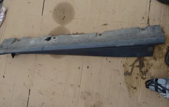 Ford Escort Front sill trim cover ET76-10154-AF