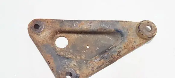 Opel Vectra B Engine mounting bracket