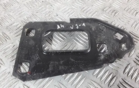 Audi A4 S4 B8 8K Front bumper mounting bracket 8K0805500