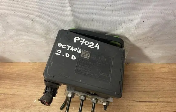 Skoda Octavia Mk4 ABS Pump 5WA614517AG