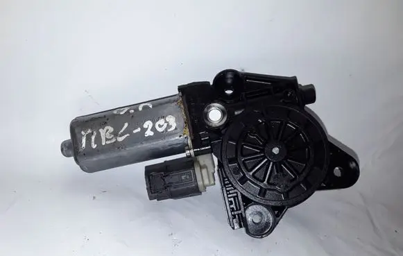 Mercedes-Benz C W203 Rear door window regulator motor A2038202942 0130822008