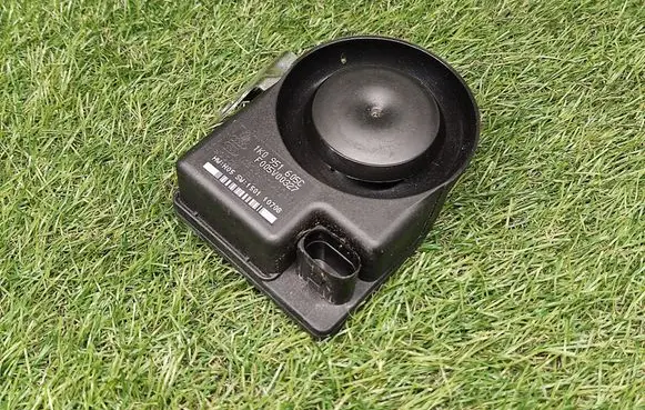 Volkswagen PASSAT CC Alarm system siren 1K0951605C