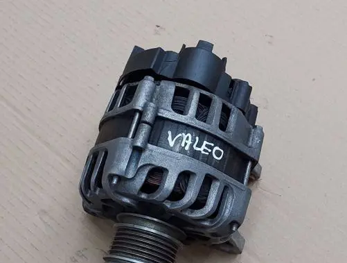 Renault Clio IV Generator/alternator 231008918R