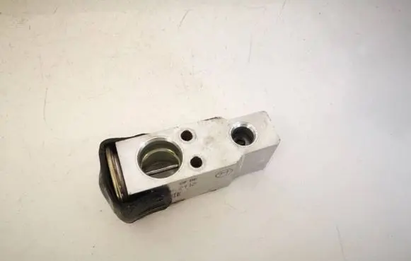 Toyota Corolla Verso AR10 Air conditioning (A/C) expansion valve 4475002112