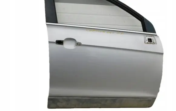 Chevrolet Captiva Front door