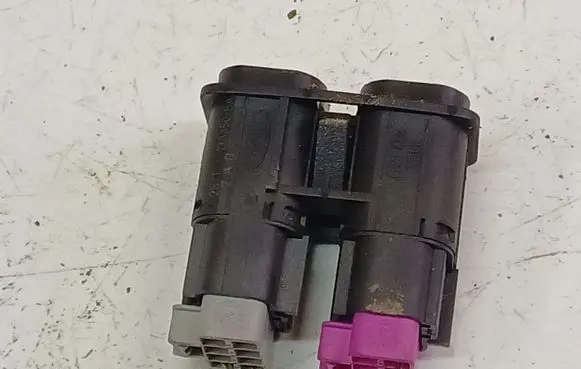 Ford Mondeo Mk III Hazard light switch 2S7T13A350BA 2S7T-13A350-BA