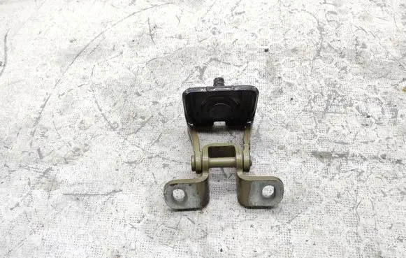 Skoda Kamiq Front door upper hinge V038329