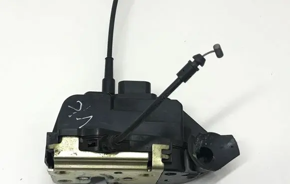 Renault Megane II Front door lock