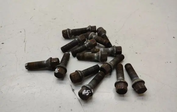 Nuts/bolts