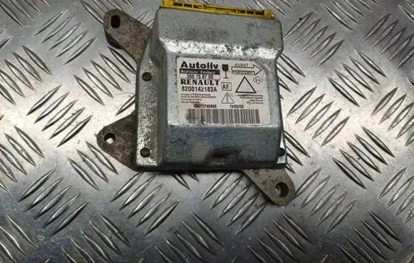 Renault Laguna II Airbag control unit/module 8200142183A