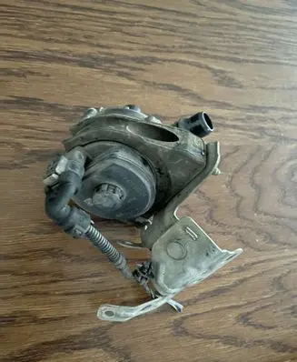 BMW 1 F40 Water pump 9470972