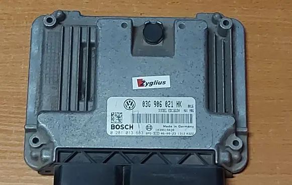 Volkswagen Touran I Engine control unit/module 03G906021HK