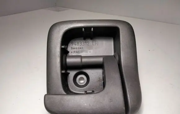 Volvo V70 Engine bonnet (hood) release handle 9483312