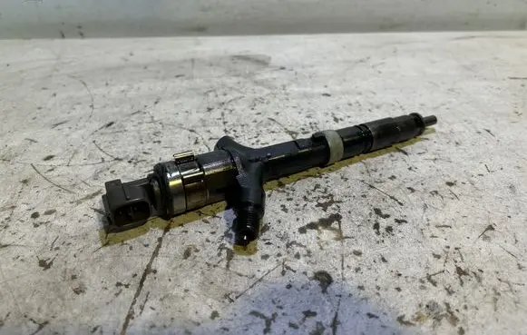Toyota Avensis Verso Fuel injector 2367027030 07F18318