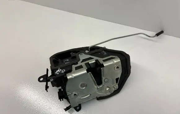 BMW 3 E90 E91 Rear door lock 7060296