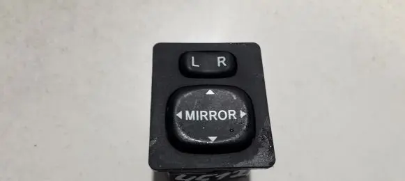 Wing mirror switch