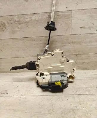 Audi A6 S6 C6 4F Front door lock 4F1837015