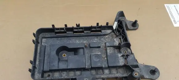 Volkswagen Touran I Battery tray 1K0915333B