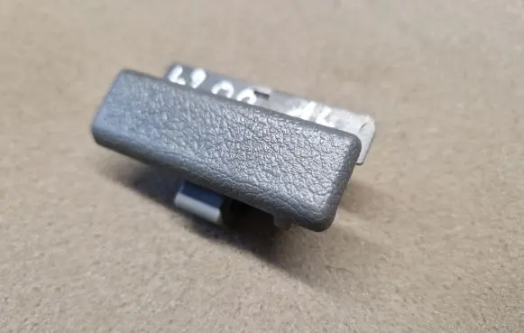 Mitsubishi L200 Glove box handle 