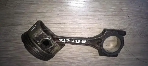 Toyota Corolla E120 E130 Piston with connecting rod 22051