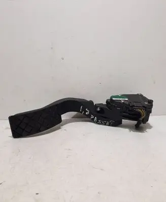 Volkswagen PASSAT B5 Accelerator throttle pedal 8D1721523E 6PV00837503