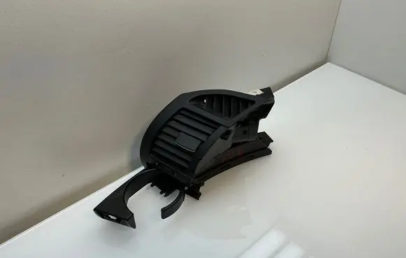 BMW Z4 E85 E86 Cup holder front 7025631