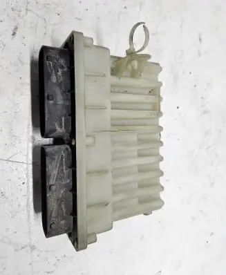 Opel Zafira A Fan control module 24410130 15396917